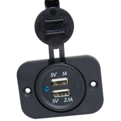 БУКСА ЗА ЗАРЕЖДАНЕ С ДВА USB ПОРТА — L0602435 TREM